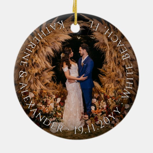 ミスター&ミセス初めてのクリスマスシンプル文字円写真 セラミックオーナメント (裏面)