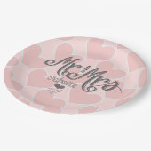 ミスター＆ミセス ピンク ハート パターン 黒板スタイル ペーパープレート (アングル)