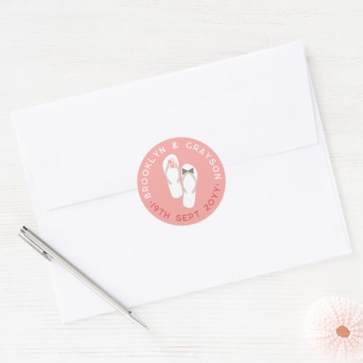 ミスター・ミセス・ピンク・フラワーズビーチサンダルビーチ結婚式 ラウンドシール (封筒)