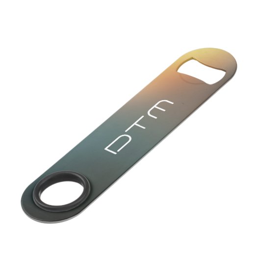 ミスティックカスタムモノグラムボトルオープナー スピード栓抜き (裏面アングル)