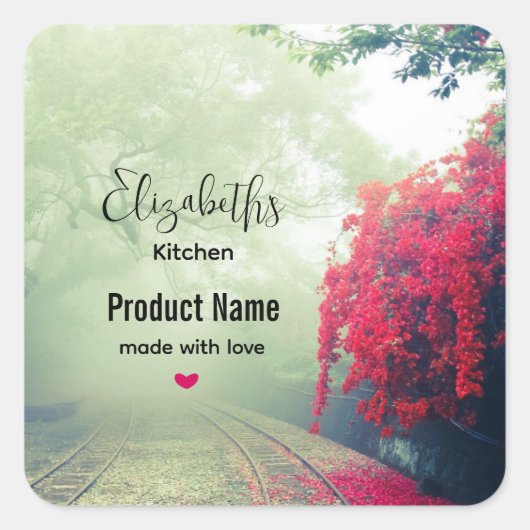 ミスティ列車のトラック&レッドツリーの写真 – キッチン スクエアシール (正面)