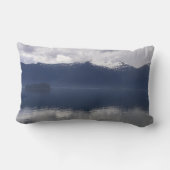 ミスティ・アラスカン海の色合い ランバークッション (裏面)