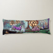 ミストズオブザグローシュルームズファンタジー風景 ボディピロー (裏面)