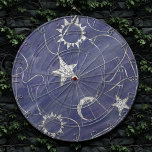 ミス魅力的ティック | Silver Moon Stars Sun Amulet ダーツボード<br><div class="desc">トレンディーと洗練された銀の天空の魅力のチェーンのネックレスで落とし込んだ水の色の消色の背景によってオフセット。このおもしろいノベルティシームレスパターンユニセックスは、色の完璧な動的な(まだフェミニンの)抽象芸術グラディエントポップ・アートのを特徴とする。カスタマイズやその他の色については、JustFharryn @zazzle.com #bohochic #zazzlemadeをご覧ください。</div>