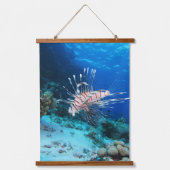 ミズヒキハギまたはハナミノカサゴ、海洋サンゴ礁の魚 吊り下げ型タペストリー (正面)