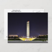 ミズーリ州カンザスシティーの夜の自由記念碑 ポストカード (正面/裏面)