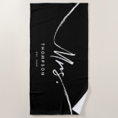 ミセスカスタム白黒モダンミニマリストスクリプト ビーチタオル (正面)