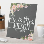 ミセスモダンはピンクローズの家を結婚建てた 台座サイン (インサイチュ)