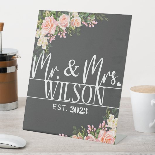 ミセスモダンはピンクローズの家を結婚建てた 台座サイン (インサイチュ)