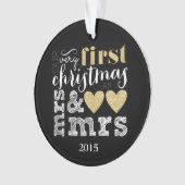 ミセス・アンド・ミセス・オーナメントとしての我々の初めてのクリスマス オーナメント (正面)