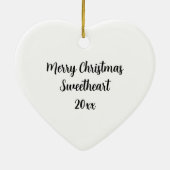 ミセス・クラーク・サンタクキスをするリスマスパーソナライズされた セラミックオーナメント (裏面)