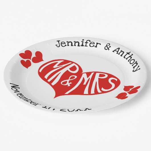 ミセス・赤と白ハート・シェイプ結婚ズ ペーパープレート (アングル)