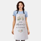ミセス |赤面フローラ エプロン (着用した状態)
