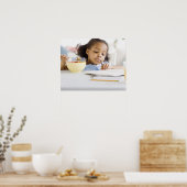 ミックスレース読ガールと食べ朝食 ポスター (キッチン)