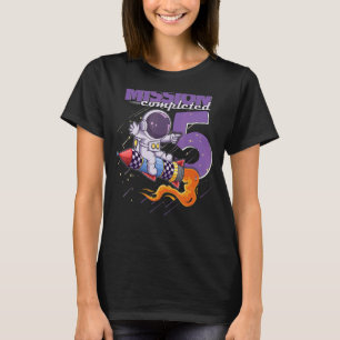 ミッション完了5誕生日少年ガール5年20 Tシャツ