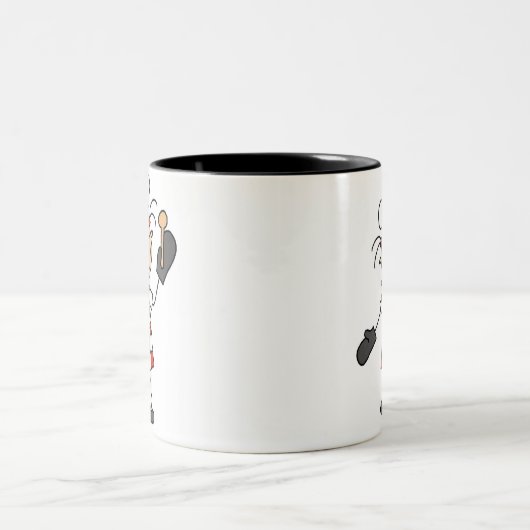 ミットおよび木のスプーンを持つメスのシェフ ツートーンマグカップ (中央)