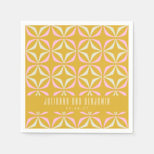 ミッドジオメモダントリックイエローピンクカスタムウェディング スタンダードカクテルナプキン (正面)
