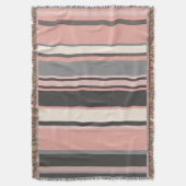 ミッドセンチュリーのピンクとグレーのモダンストライプ スローブランケット (正面縦)