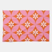ミッドセンチュリーの白い花ピンクの円パターン キッチンタオル (横)