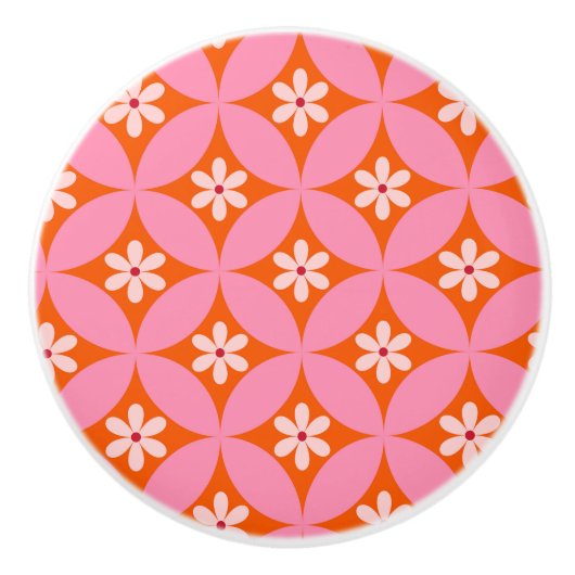 ミッドセンチュリーの白い花ピンクの円パターン セラミックノブ (正面)