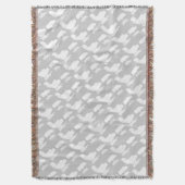 ミッドセンチュリーグレーパターンチェアシルエット スローブランケット (正面縦)