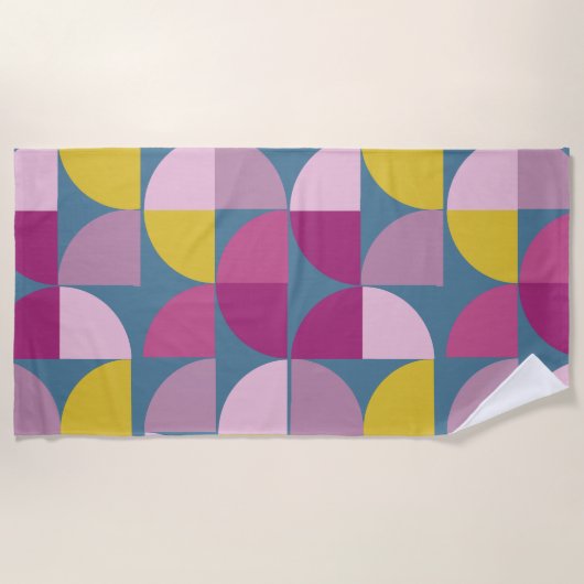 ミッドセンチュリーサイケデリックマイルドパープルピンク ビーチタオル (正面)