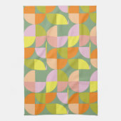 ミッドセンチュリージオメトリックデザイングリーンイエローピンクプール キッチンタオル (縦)