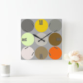 ミッドセンチュリージャイアントドット、グレー、金ゴールド、オレンジ スクエア壁時計 (ホーム)
