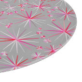 ミッドセンチュリースプートニクのパターン、グレーと明るい赤紫色 カッティングボード (角)