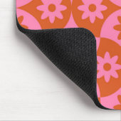 ミッドセンチュリーホタテのピンクとオレンジの花 マウスパッド (コーナー)