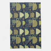 ミッドセンチュリーモダンネイビーブルーティーカップ キッチンタオル (縦)