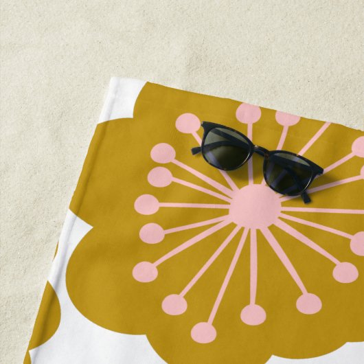 ミッドセンチュリーモダンフローラ花柄マスタード ビーチタオル (インサイチュ)