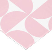 ミッドセンチュリーモダンベビーピンクとホワイトパターン ショートテーブルランナー (コーナー)