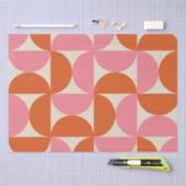 ミッドセンチュリーモダン幾何学的ピンクオレンジ色パターン 薄葉紙 (クラフト)