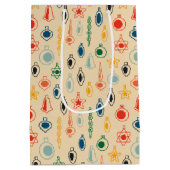 ミッドセンチュリーレトロのクリスマスツリーのおもちゃつきパターン ミディアムペーパーバッグ (裏面)