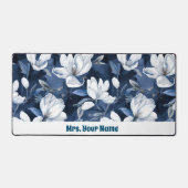 ミッドナイトシフォンのホワイトマグノリアパターン デスクマット (正面)