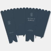 ミッドナイトブルーのモノグラム入りポップコーンフェイバーボックス フェイバーボックス (見開き)
