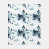 ミッドナイトブルーの森の水の色パターン フリースブランケット (正面)