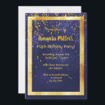 ミッドナイトブルーの金ゴールド枠の70th birthday party 招待状<br><div class="desc">フェスティバルとエレガント70歳の誕生日パーティー招待状。濃いミッドナイトブルーの背景色とフェイク金ゴールド枠。黄金の紙吹雪雨で。テンプレートあなたのパーティー情報、ゴールデンレター。青い色が不均一だ。バック：青い背景と紙吹雪雨。</div>