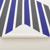 ミッドナイトブルー&グレイストライプズ シェルパブランケット (3/4)