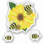 ミツバチが黄色い花で出会う シール (正面)