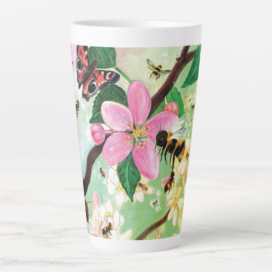 ミツバチその他の受粉者のための花の木 カフェラテマグ (正面)