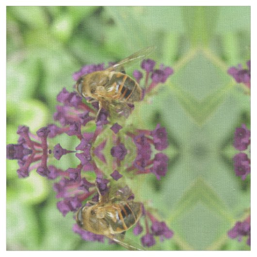 ミツバチと紫の花パターン（の模様が）ある動物 ファブリック (クローズアップ)