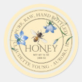 ミツバチと青い花ハニーイエロー淡い色のラベル ラウンドシール (正面)