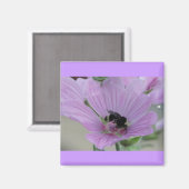 ミツバチの付いた薄紫色の花 マグネット (正面/裏面)