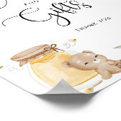 ミツバチはヒマワリのカードとギフトのサインを持つ ポスター (角)