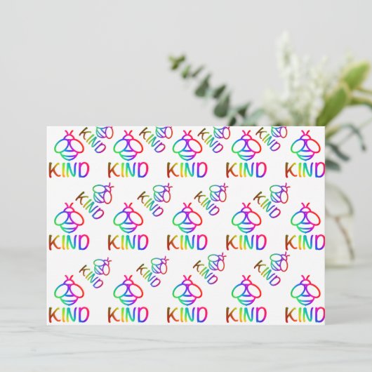 ミツバチ親切で親切に、カラフルミツバチデザイン 招待状 (スタンド正面)