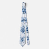 ミディアムブルーとホワイトのクォケット ネクタイ (正面)