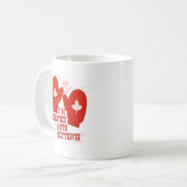 ミトンによって強打される コーヒーマグカップ (正面左)