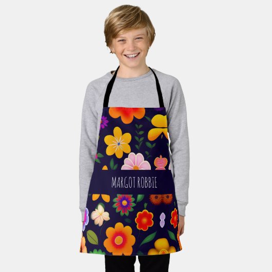 ミニエキゾチック花花柄 エプロン (着用した状態)